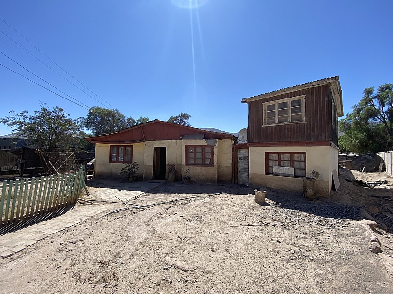 CASA - TERRENO EN PASAJE CANDELARIA - ATRS DE PARROQUIA 